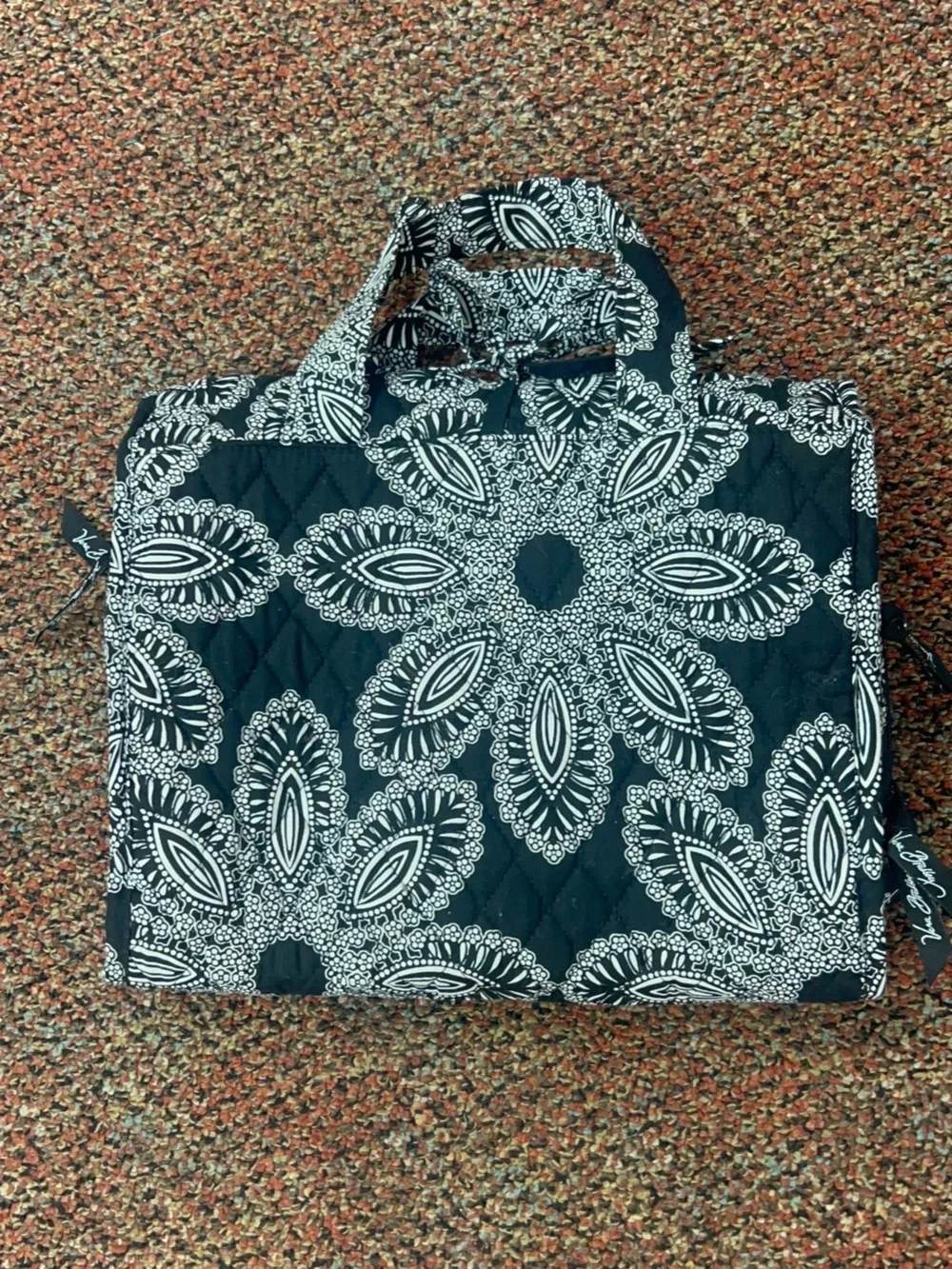 Vera Bradley hanging travel organizer in Blanco Bouquet